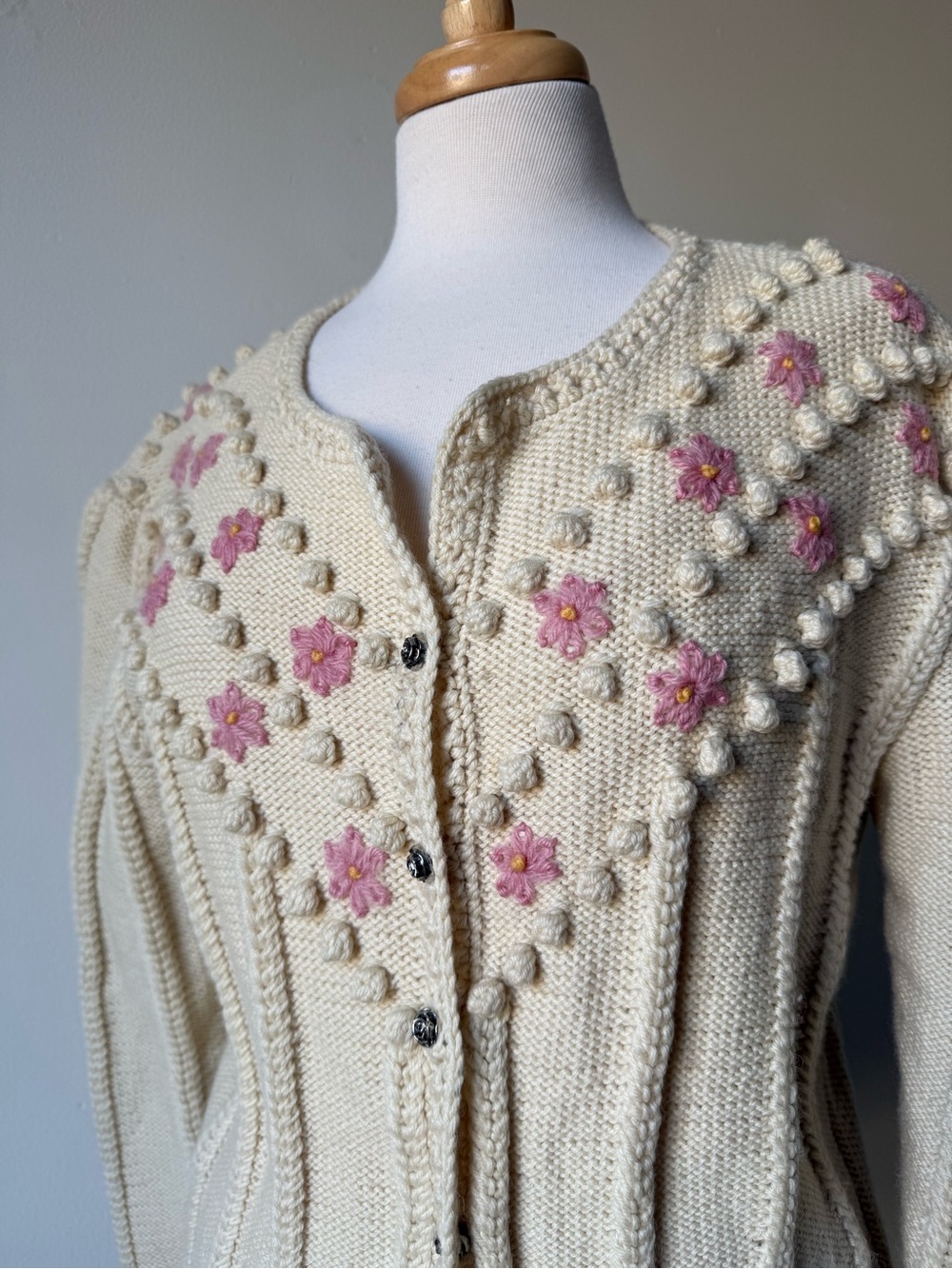 Vintage Hand Knit Floral Cardigan Sweater Cream Pink Cottagecore - Picture 2 of 6
